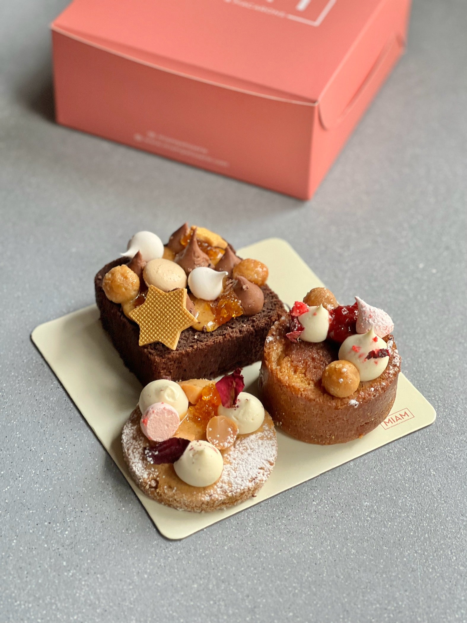 Christmas Box of 3 Desserts