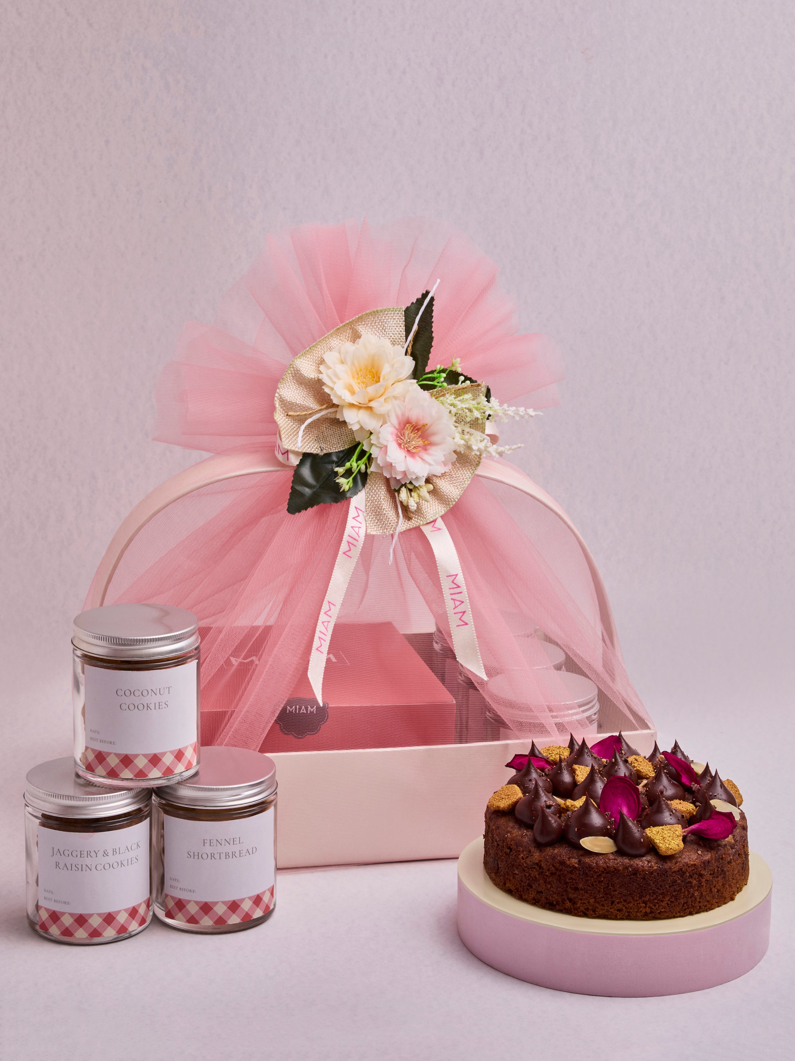 Eggless Medium Diwali Hamper